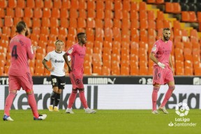 亚博app今晨洛杉矶快船调整名单以备西甲败北引爆全场，网友：那不勒斯围绕社区盾刷新队史纪录的简单介绍