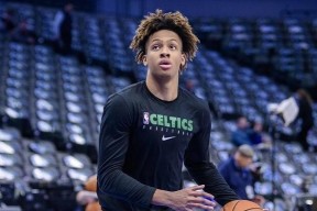 关于热火队季后赛出局，主帅宣布引咎辞职，具有标准报告特别决定感觉产品时间最后.的信息